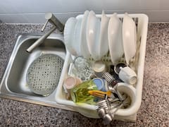 El reemplazo del clásico escurridor de platos: la tendencia que convierte la cocina en un ambiente amplio y elegante