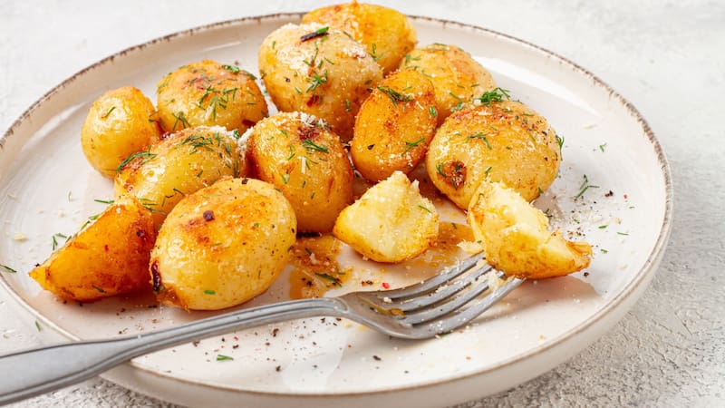 El truco de los mejores chefs del mundo para que las papas no se peguen a la bandeja del horno sin usar aceite
Fuente: Shutterstock