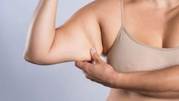 Sin pesas ni mancuernas: el mejor ejercicio casero para eliminar la grasa de los brazos y tonificarlos