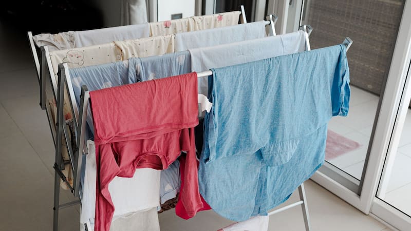 El truco infalible que usan los japoneses para secar la ropa en los días que invade la humedad
Fuente: Shutterstock