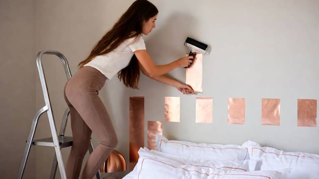 Pegar cobre en la pared de la cama y el colchón: para que sirve y por qué lo recomiendan los expertos