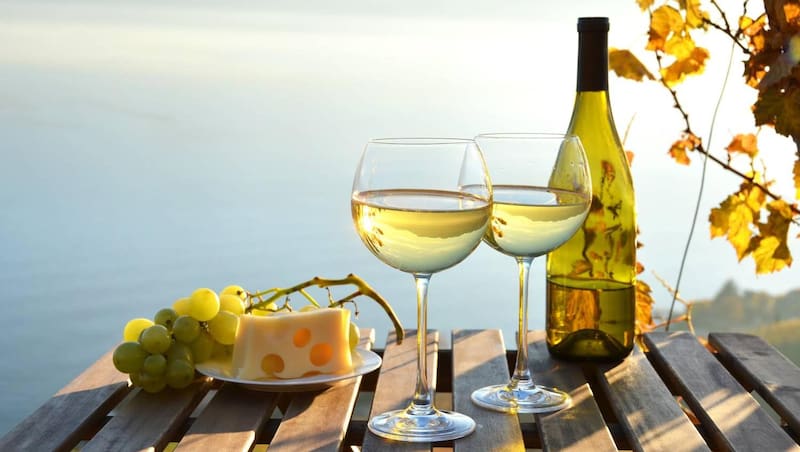 Es tendencia para Año Nuevo: el vino blanco más rico y recomendado de Walmart que cuesta menos de 4 dólares. (Fuente: Archivo)