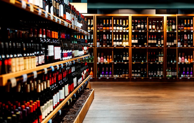 Oficial | España obligará a pagar más por botellas y latas desde 2026: así funciona el nuevo sistema. Fuente: Shutterstock