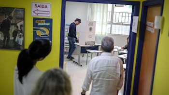 Se detuvo el conteo de votos tras la decisión del Tribunal Superior Electoral que extendió el horario de votación
