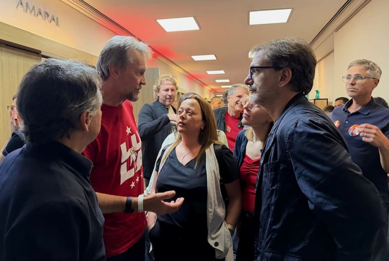 Una delegación del Frente Renovador con los diputados Giuliano, Moreu, Salzmann y Galmarini se hizo presente en el bunker de Lula para el balotaje