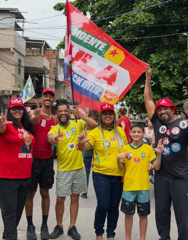René Silva, periodista comunitario y activista en la favela Alemao, en Río de Janeiro