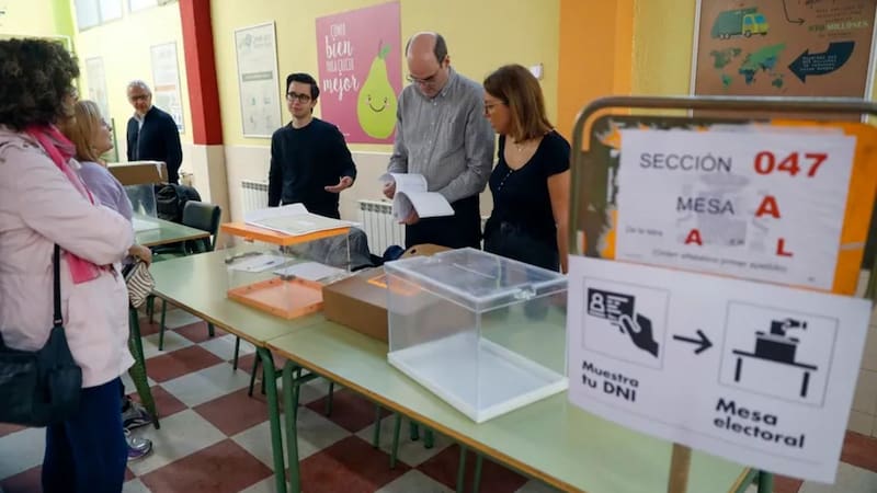 Elecciones Castilla y León 2026: a qué hora abren y cierran los colegios electorales este domingo. Foto: EFE