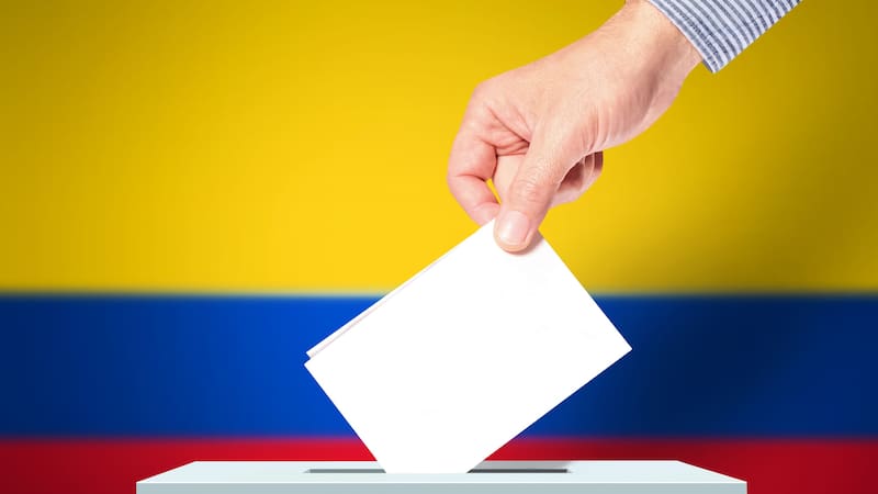 Elecciones en Colombia: millones en propaganda y candidatos bajo presión por los reportes financieros. Fuente: Shutterstock