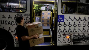 Elecciones en Brasil: Flávio Bolsonaro y Lula da Silva definen la presidencia voto a voto en un balotaje muy ajustado