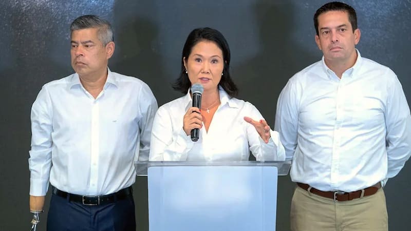 Keiko Fujimori lideraba la primera vuelta con el 17% de los sufragios. Rafael López Aliaga la sigue de cerca con el 15%.