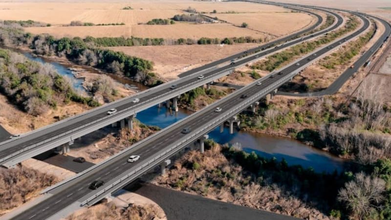 Eliminarán los baches y convertirán en autopista una ruta clave del país que conectará a dos provincias y es vital para el Mercosur
Fuente: Córdoba