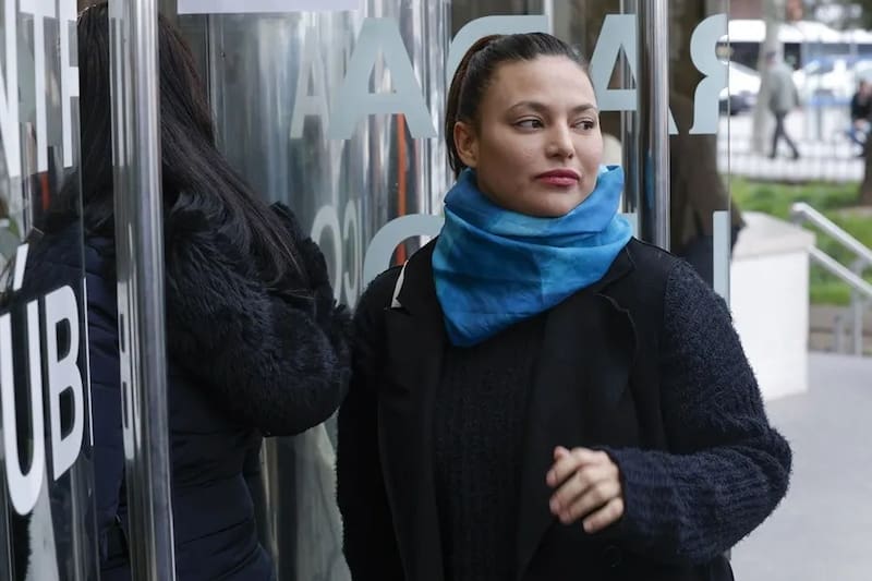 Elisa Mouliaá denunció en octubre de 2024 tres supuestos episodios de acoso ocurridos una misma noche, señalando como autor a Íñigo Errejón.