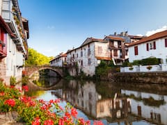 El Gobierno lo llama “el pueblo de los palacios”: esta localidad que cuenta con apenas 3562 habitantes destaca por su arquitectura y paisaje