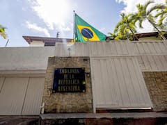 Brasil se retira hoy de la embajada argentina en Caracas: el vacío diplomático que complica a Milei