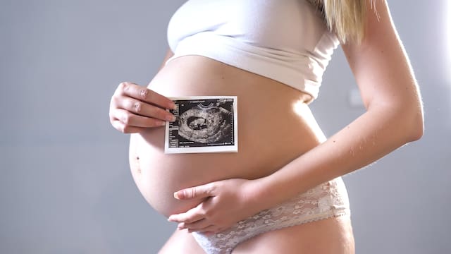 Turismo de maternidad en Estados Unidos: el Gobierno de Trump quiere terminar con el negocio pero la Corte es su mayor freno