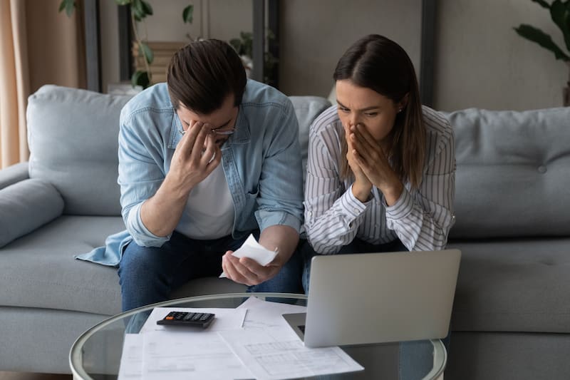 El IRS puede reclamar el monto completo a cualquiera de los dos
