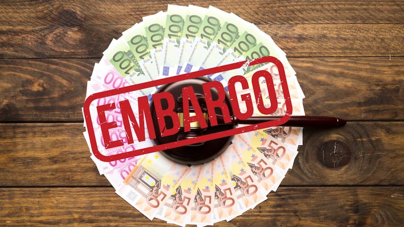Pagar una deuda no garantiza el levantamiento inmediato del embargo.