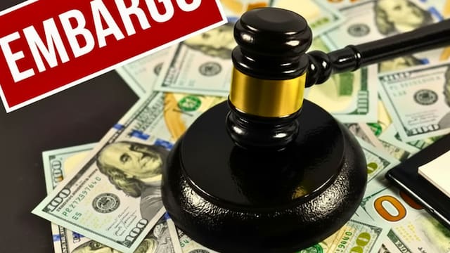 Confirmado | Embargan las cuentas bancarias y propiedades de los ciudadanos e inmigrantes que postergaron este trámite