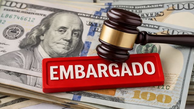 Oficial | El Gobierno embarga automáticamente las cuentas bancarias y bienes de todos los ciudadanos y extranjeros que formen parte de esta lista