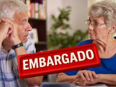 El IRS embargará a las parejas que estén casadas legalmente y posterguen este trámite: perderán sus cuentas bancarias y bienes