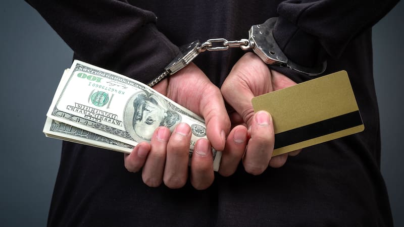 Nueva York podrá embargar sin orden judicial las cuentas bancarias y salarios de todas las personas que tengan deudas tributarias estatales