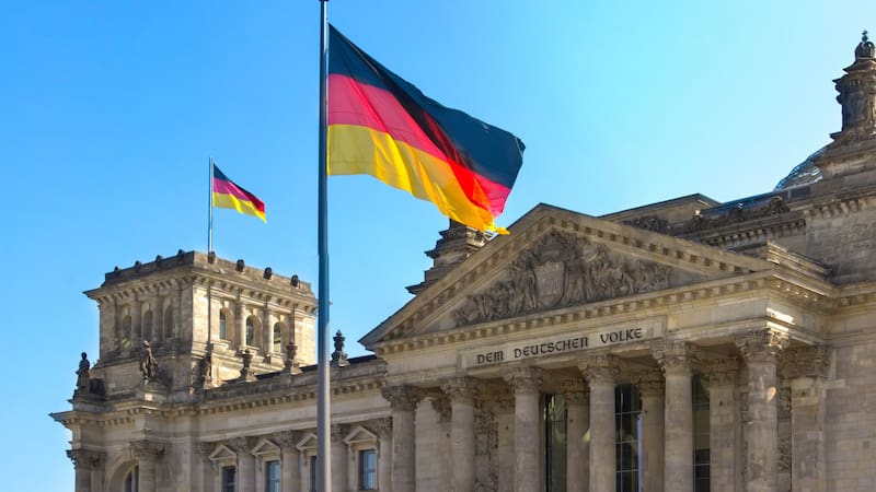 El nuevo contrato responde a las exigencias de la OTAN, que demanda fuerzas mecanizadas más numerosas. Fuente: Shutterstock.