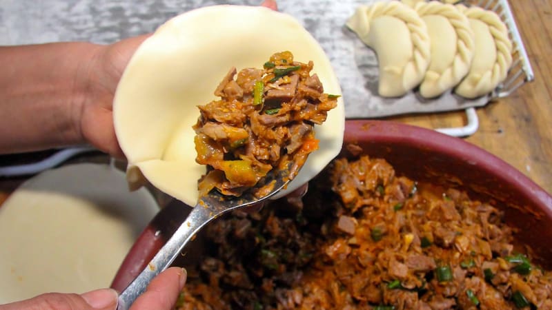 Una cocinera explica cómo hacer la verdadera empanada tucumana y que salga jugosa: “Al comino hay que usarlo con mucho respeto”.