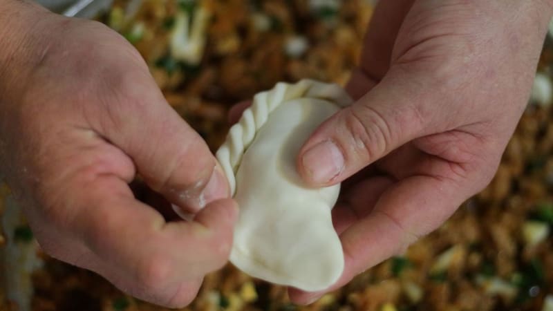 Una cocinera explica cómo hacer la verdadera empanada tucumana y que salga jugosa: “Al comino hay que usarlo con mucho respeto”.