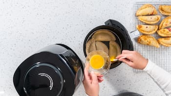 Cocina empanadillas de pizza en airfryer, la receta viral que arrasa en España