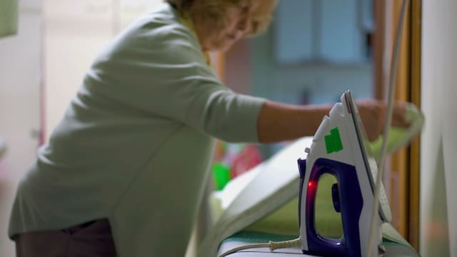 Cambian para siempre los salarios de las empleadas domésticas: cuánto pagará el empleador a partir del 15