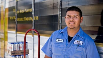 Sin permiso para parar: El secreto de la ‘psicología migrante’ que sostiene la economía más grande del mundo