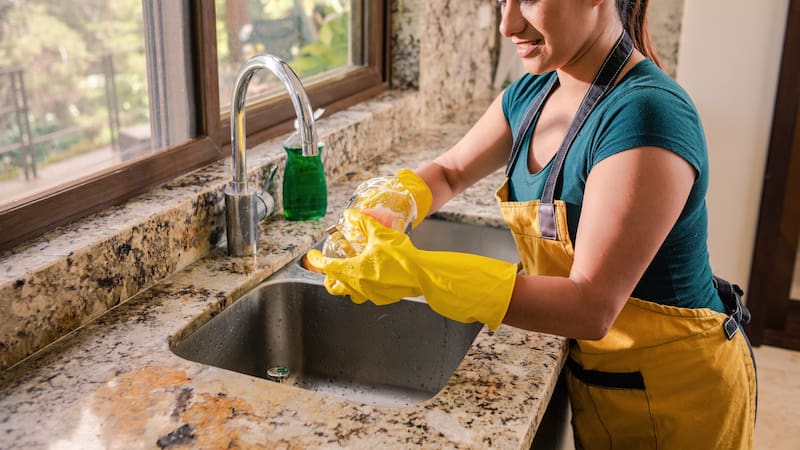 Empleadas domésticas en Colombia cuentan con nuevas garantías laborales tras los cambios introducidos por la Ley 2466 de 2025.