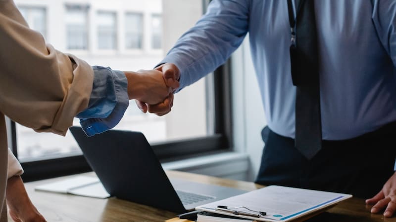 Regulación empresarial de exempleados en México