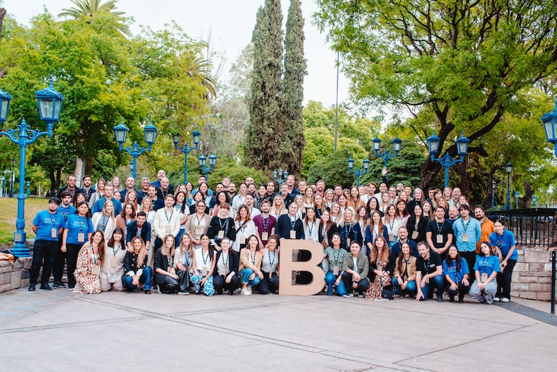 La comunidad B crece en la Argentina