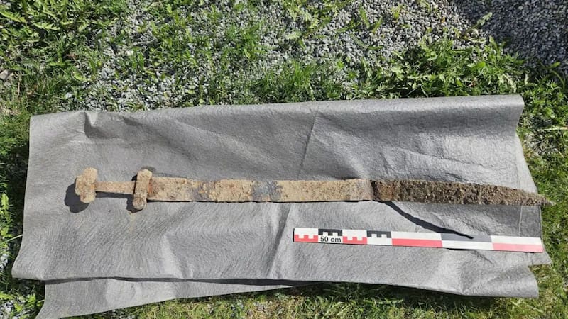 Encuentran el mayor tesoro de la Era Vikinga y desentierran una reliquia de guerra con más de 1.300 años de antigüedad
Fuente: Patrimonio Cultural de Innlandet