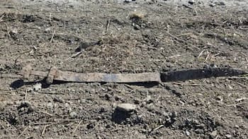 Encuentran el mayor tesoro de la Era Vikinga y desentierran una reliquia de guerra con más de 1.300 años de antigüedad