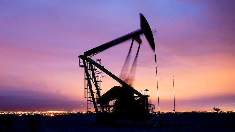 zzzznacp2NOTICIAS ARGENTINAS BAIRES, OCTUBRE 20: La producción total de petróleo superó en un 2,8% a la de agosto y en un 11% al mismo mes del año pasado, alcanzando los 533 mil barriles aproximados por día. El petróleo no convencional también creció: durante septiembre se produjo un 9.5% más que en agosto, y un 53.2% más en comparación con septiembre del 2020. Foto NAzzzz