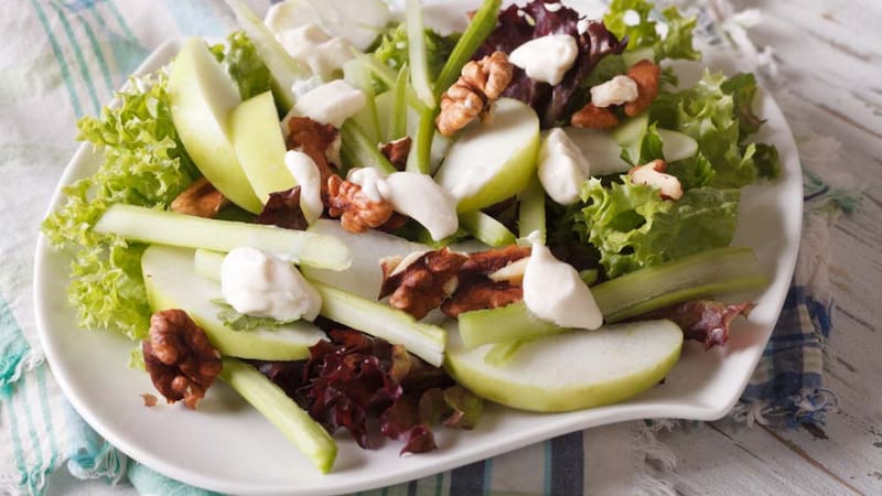 La ensalada Waldorf lleva más de cien años de historia y cambios. Fuente: archivo