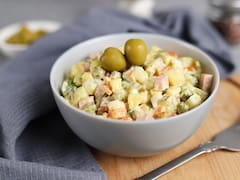 Este es el error más común a la hora de preparar una ensaladilla rusa, según los cocineros más reconocidos
