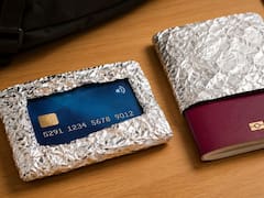Envuelve la tarjeta y el pasaporte en aluminio: para qué sirve y por qué lo recomiendan