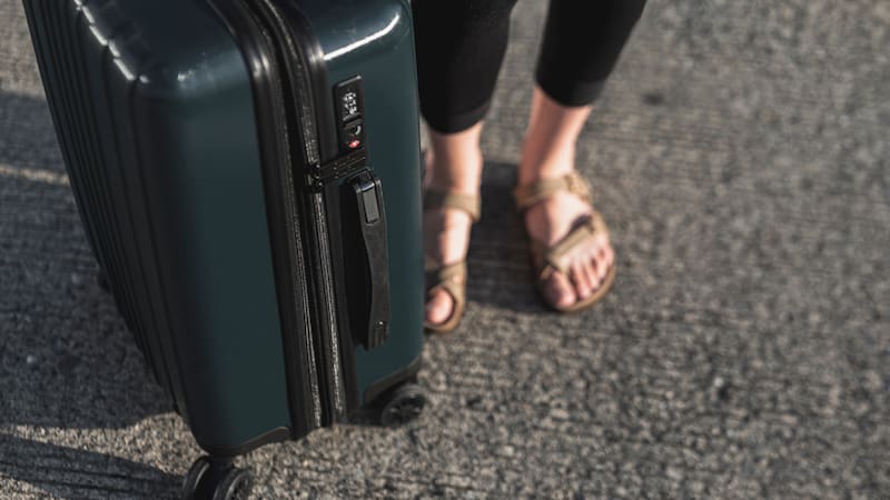 El truco que aplican los pasajeros para ahorrar espacio y viajar con equipaje ligero estas vacaciones.