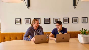 ChatGPT lanza agentes de trabajo: BBVA y la inversora detrás de Kavak y Rappi ya los usan y ahorran miles de horas