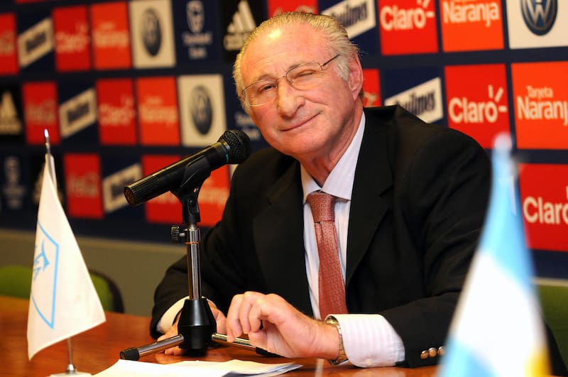 Fue el emblemático periodista deportivo Ernesto Cherquis Bialo, fallecido en 2026, quien dio vida al relato sobre cómo surgió el mito popular de una histórica expresión que logró cruzar el Atlántico y arraigarse a la cultura argentina. (Foto: NA)