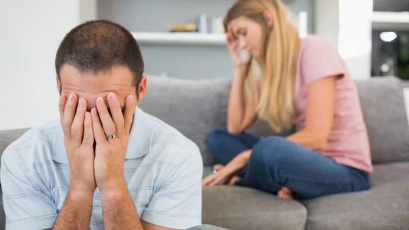 No existe un tiempo mínimo de convivencia ya que la ley no establece un plazo específico, sino que evalúa si efectivamente la pareja se comporta como un matrimonio.