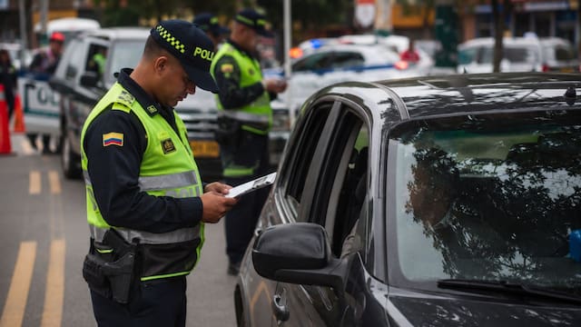 Es oficial | Bogotá, Medellín y Cali revisarán vehículo por vehículo y anularán la licencia de conducir de los conductores que lleven este objeto en el auto