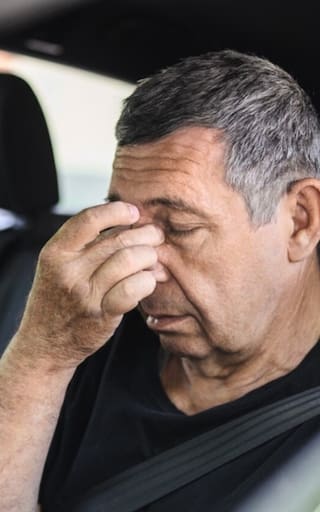 Eliminan la licencia de conducir para adultos de más de 65 años: ya no conseguirán renovar el carnet si no tienen este documento