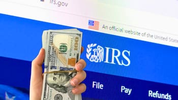 Alerta del IRS: ahora todos estos jubilados y trabajadores tendrán que pagar más impuestos que el resto del país