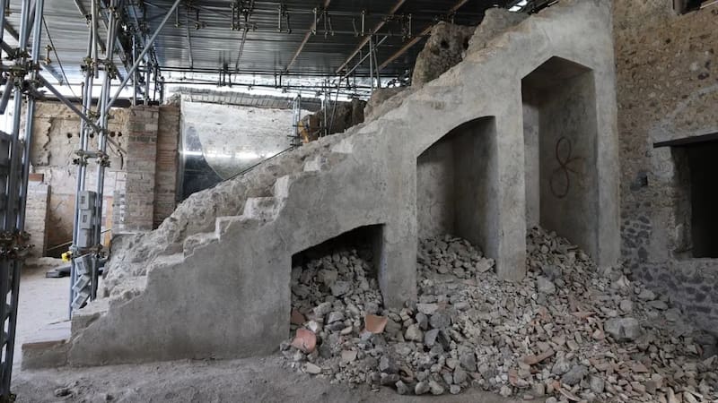 El hallazgo del siglo | Arqueólogos descubren una antigua escalera romana que lleva a la “Pompeya perdida”.