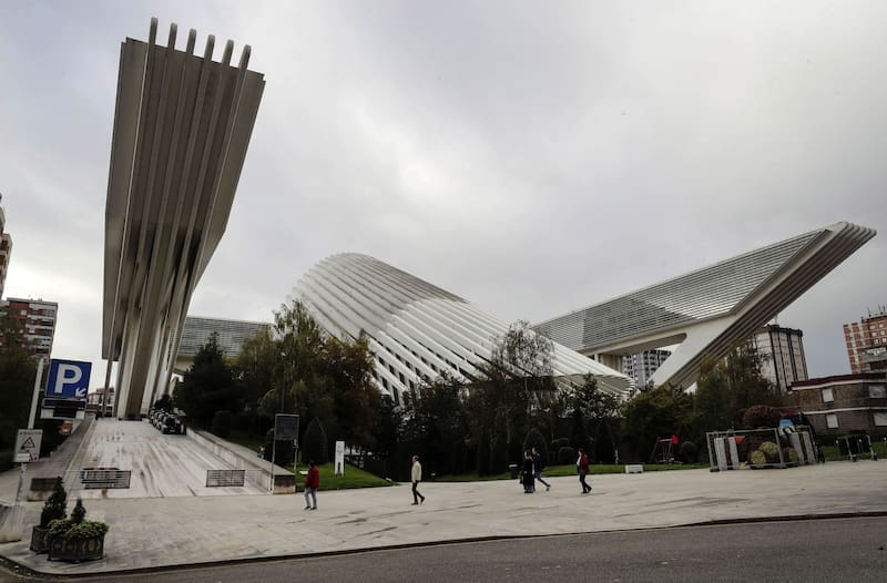 La ciudad medieval repleta de castillos y fantasía donde se hospeda Pedro Pascal y se consigue la mejor sidra. (foto: Pexels).