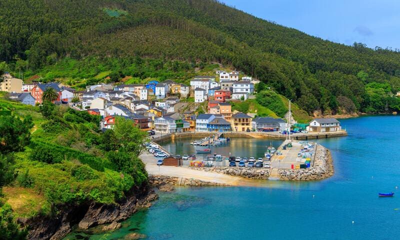 El pueblito marinero de Galicia con los atardeceres más hermosos y el mejor pulpo a la gallega: está a solo una hora de La Coruña. (foto: Pexels).